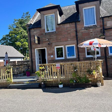 Ord Arms Hotel Muir of Ord Buitenkant foto