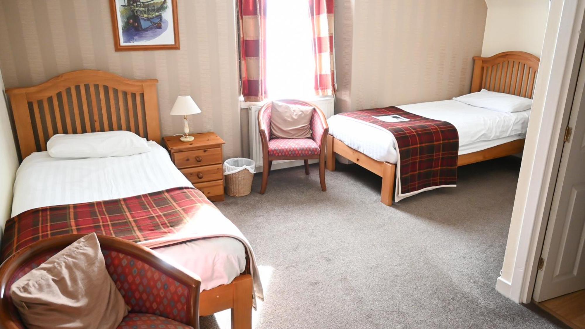 Ord Arms Hotel Muir of Ord Buitenkant foto