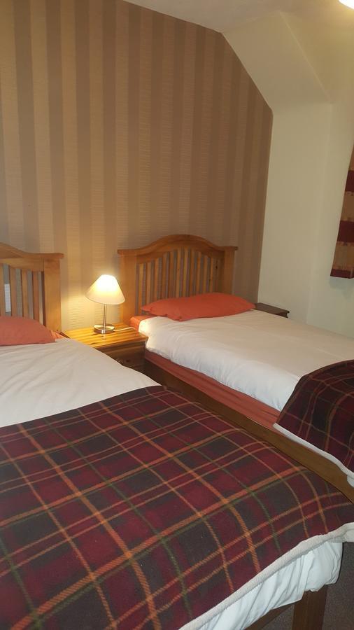 Ord Arms Hotel Muir of Ord Buitenkant foto